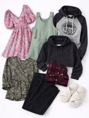 Size M/L Women’s Clothing Bundle 8 Piece Dresses Tops Hoodie Pants Slippers